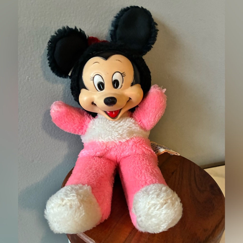 Vintage Walt Disney Productions Minnie Mouse Plush – Rare Disneyland Exclusive